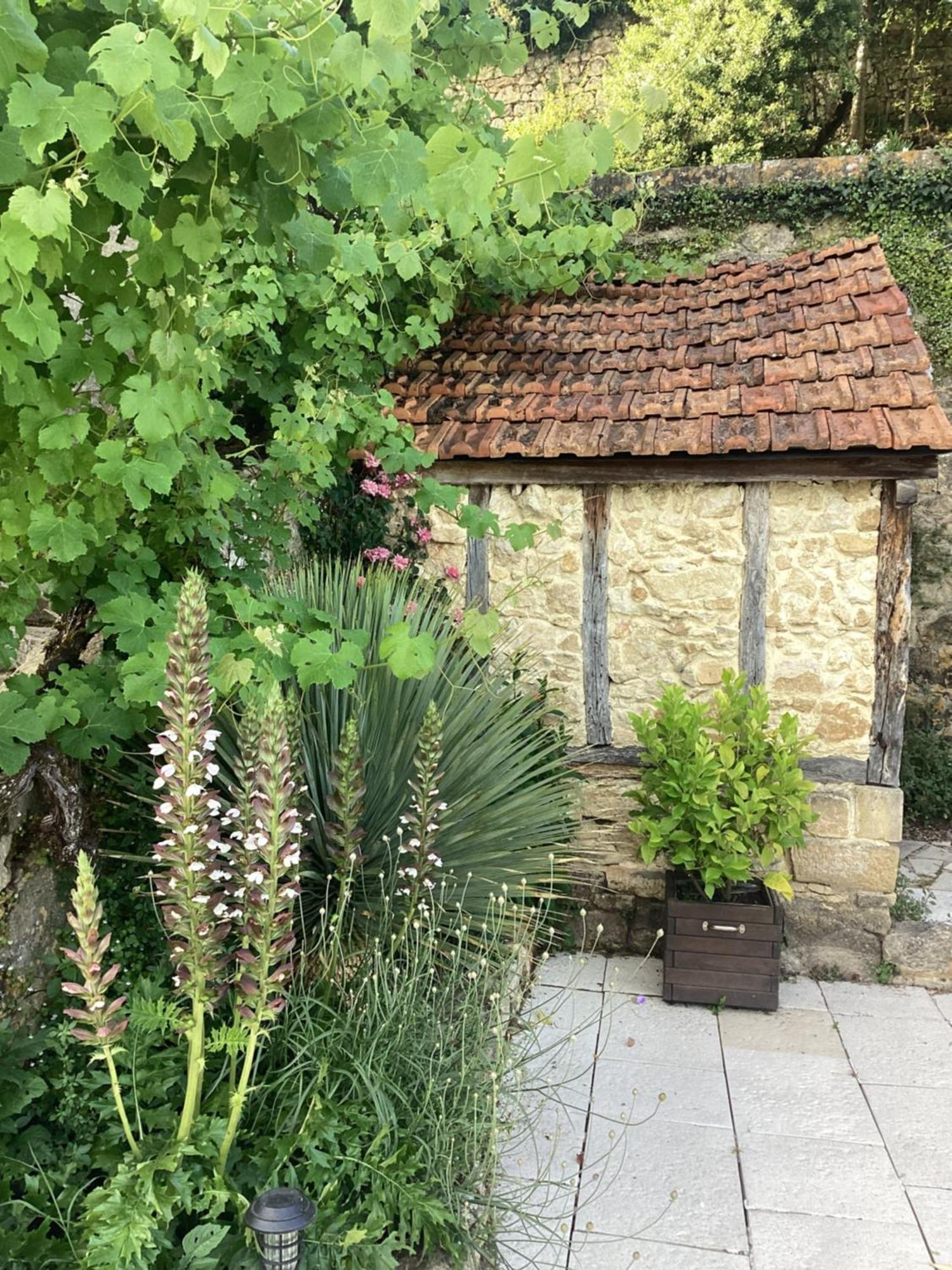Le Clos De L'ane Dentelle Frühstückspension *